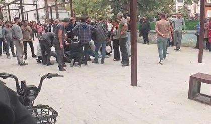Husumetliler arasında bıçaklı kavga: 1 kişi bıçaklandı