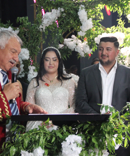 Adana’da Yılın Düğünü: Asena Kutlu ile Samet Aslan muhteşem bir törenle evlendi