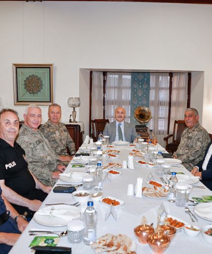 Tümgeneral Mehmet Özeren’e Adana’da Veda Yemeği
