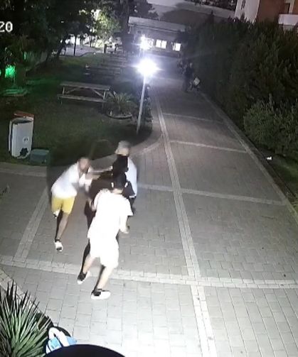 Adana’da Site Bahçesinde Dehşet: O Anlar Kamerada