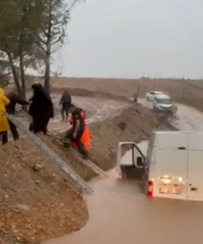 Kozan’da çiftçilere 18 saatlik kuvvetli yağış uyarısı