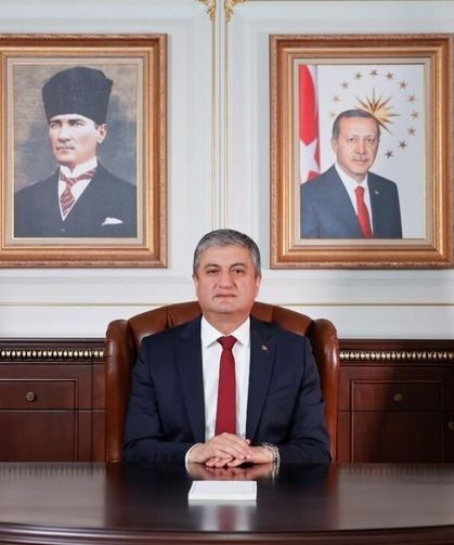 Adana Valisi Mustafa Yavuz'dan duygusal Babalar Günü mesajı