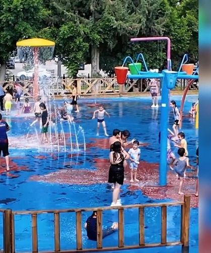 Çukurova’da çocuklar 'Su Oyun Parkları' ile hem serinliyor hem eğleniyor!