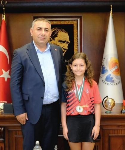 Masa tenisinin minik yıldızı Adana'da!