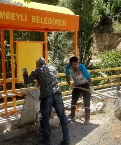 Saimbeyli'de 10 bölgeye yeni yolcu durakları kazandırıldı
