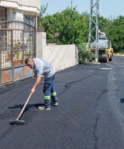 Seyhan'da asfalt seferberliği hız kesmiyor