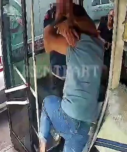 Adana'da ambulans şoföründen otobüs sürücüsüne yol kavgasında darp
