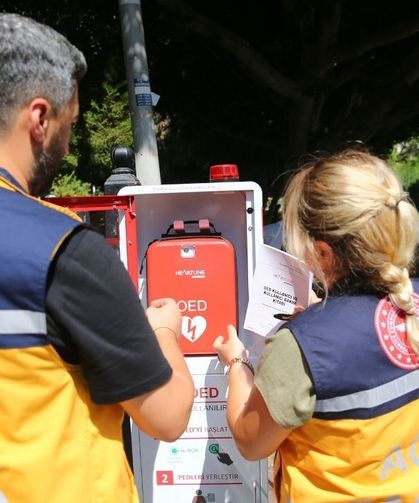 Adana'da parktaki hayat kurtaran cihazı çalan zanlı tutuklandı