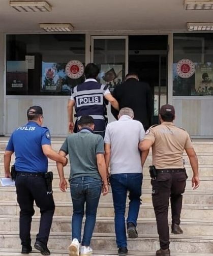 İmamoğlu'nda polisin şüphelendiği araçtan çıkanlar şok etti