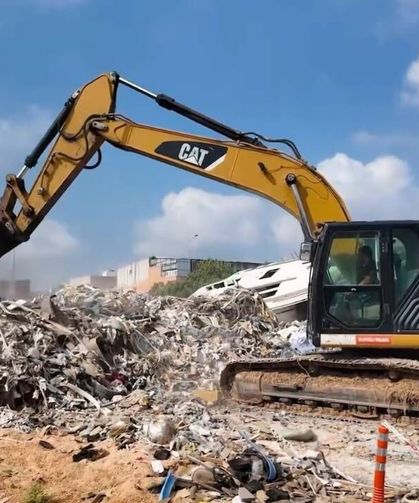 Yüreğir Belediyesi’nden Mobilyacılar Sitesi’nde temizlik seferberliği