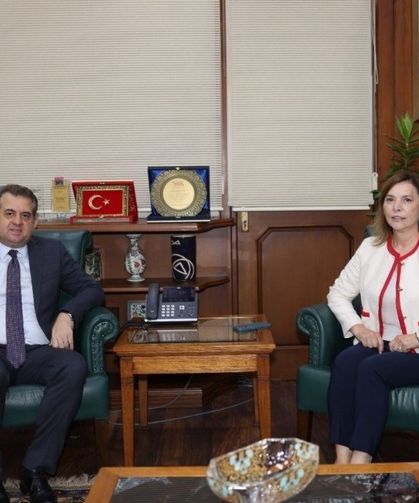 MHP Adana Milletvekili Ayşe Sibel Ersoy Çukurova Üniversitesi'ni ziyaret etti