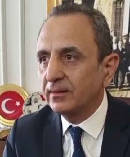 Yüreğir Belediyesi’nde yeni dönem: Tarık Özünal göreve başladı