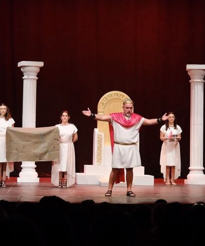 Adana'da tiyatro festivali coşkusu: Giresun ekibi sahne aldı