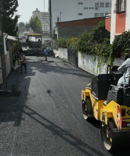 Seyhan Belediyesi sahadaki çalışmalarını sürdürüyor