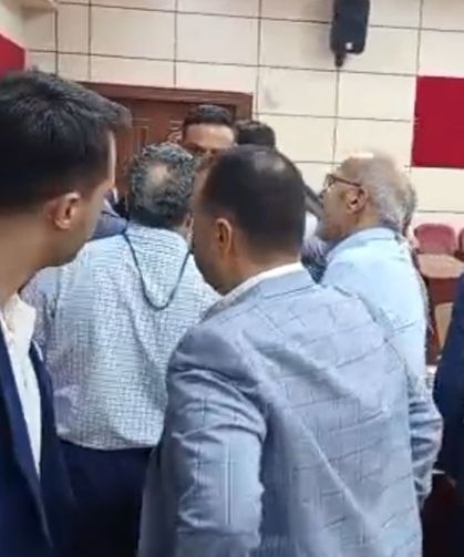 Yüreğir Belediye Meclisi’nde CHP’li üyeler arasında “satılık” tartışması