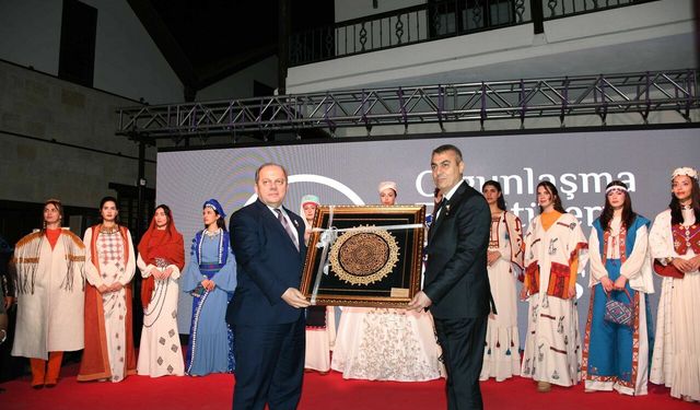 Ala Çuval Dokumaları Mersin'de sanatla buluştu