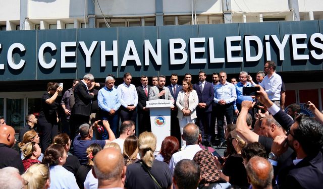 Ceyhan Belediye Başkanı Aydar’a büyük destek: “Başı dik, alnı ak!”