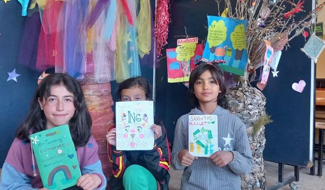 Çocuklar atıkları sanatla buluşturdu