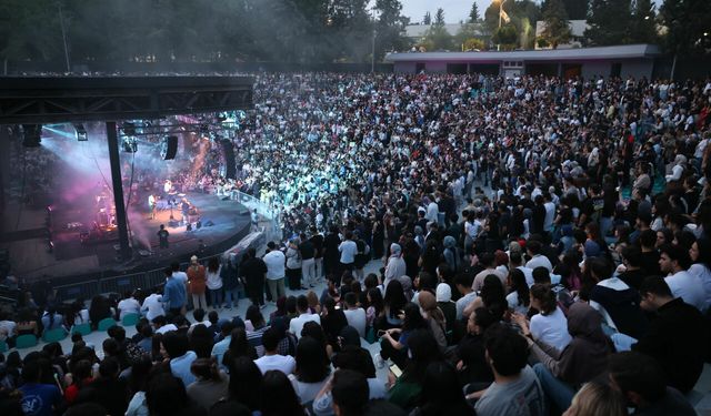 "Çukurova Üniversitesi’nde ÜNİFEST coşkusu: Bahar Şenlikleri başladı