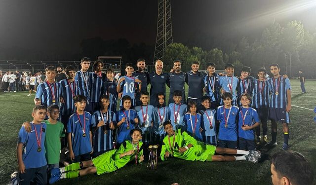 Demirspor'un U-13'leri Adana Şampiyonu