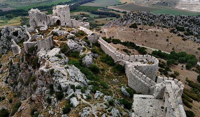 Tarihi Yılankale, efsaneleri ve mimarisiyle büyülüyor