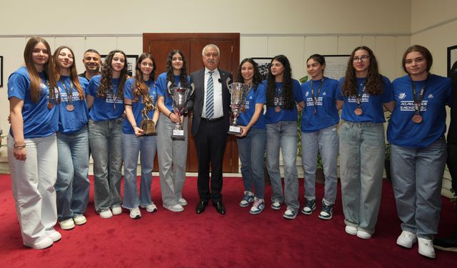 Zeydan Karalar’ın altyapı hamlesi meyvesini verdi: Adana U18 kızlar Türkiye üçüncüsü!