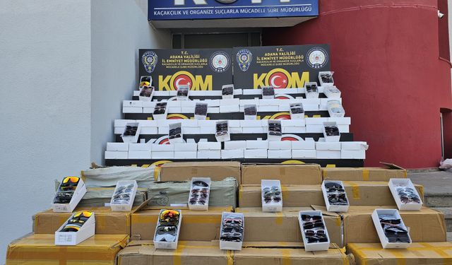 Adana’da 14 milyonluk kaçak operasyonu: Gözlük ve telefon deposu basıldı