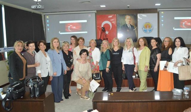 Adana'da kadınlar sahada, strateji masada