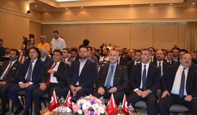Adana’da Paralimpik sporun yolculuğu konuşuldu
