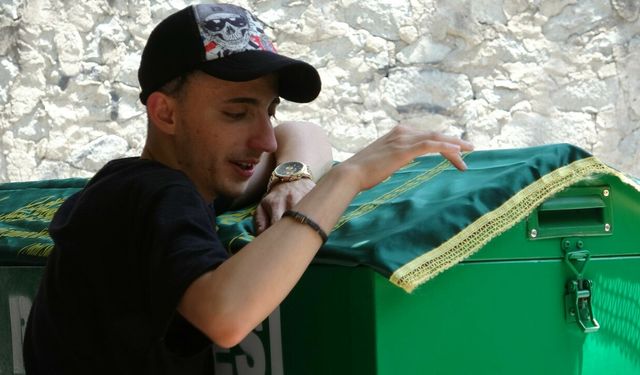 Feci kazada hayatını kaybeden 2 gencin cenazesinde göz yaşları sel oldu