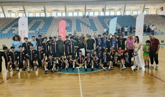 Futsal İl Birinciliği’nde ödüller sahiplerini buldu