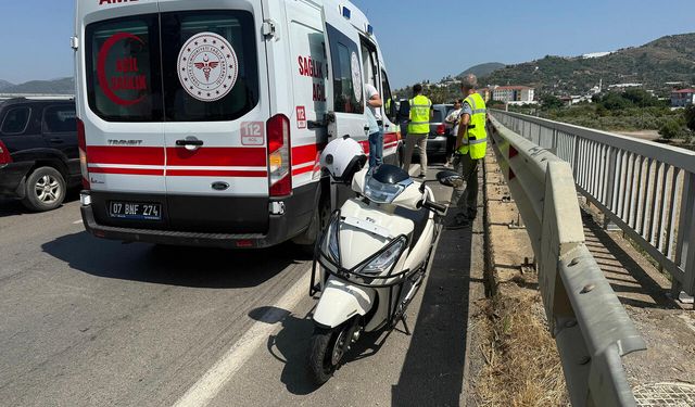 Gazipaşa’da motosikletle otomobil çarpıştı: 1 yaralı