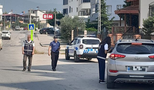 Kozan polisinden 72 noktada denetim: 2 firari cezaevine teslim edildi