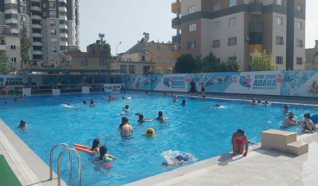 Kurban Bayramı’nda Yeşilyurt Yüzme Havuzu’nda coşkulu yoğunluk