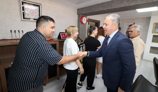 Loğoğlu’ndan bayram mesajı: “Dayanışmanın gücüyle daha güçlüyüz”