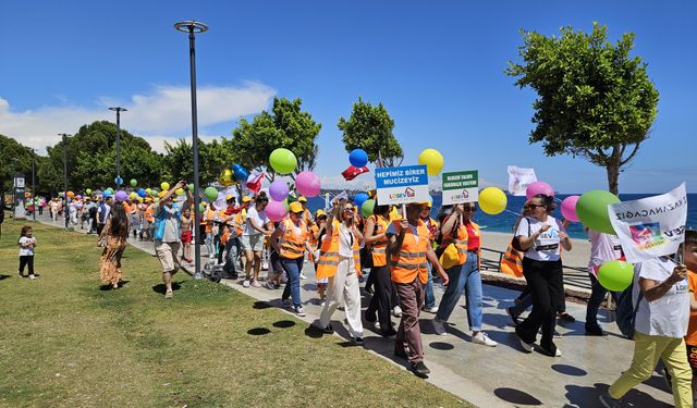 LÖSEV’den Antalya’da anlamlı etkinlik: Gökyüzüne umut bıraktılar