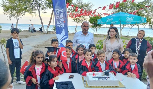 Minik mezunların büyük günü: Başkan Altıok’tan anlamlı destek
