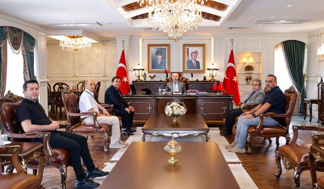 Sağlık-Sen Adana Şubesi Vali Köşger'i makamında ziyaret etti