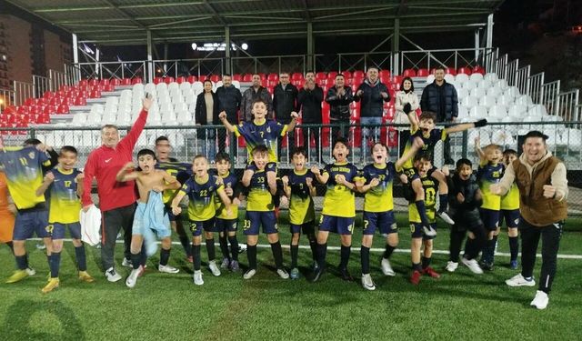 Samet Alpaslan: "Geleceğe umut ve güvenle bakıyoruz"