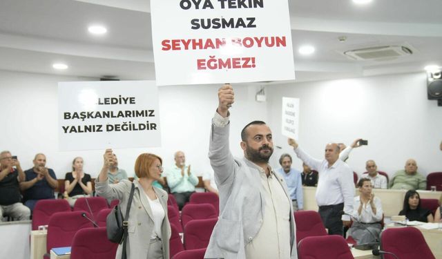 Seyhan’ın CHP’li Belediye Meclis Üyeleri: "Belediyeye değil, Umuda operasyon!"