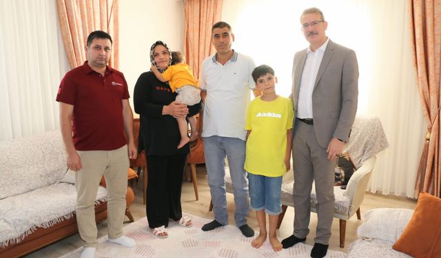 Yangın mağduru üreticiye İl Müdür Kökçüoğlu'ndan destek