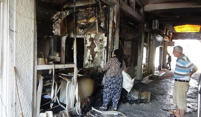 Ceyhan’da pasaj yangını panik yarattı: 5 iş yeri zarar gördü
