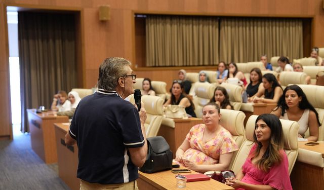 Çukurova Belediyesi’nden kreş öğretmenlerine “Etkili İletişim” desteği