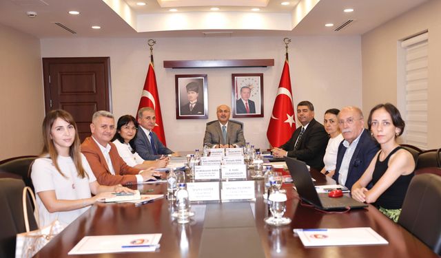 Karataş’a modern sahil dokunuşu: Proje Vali Köşger Başkanlığında incelendi
