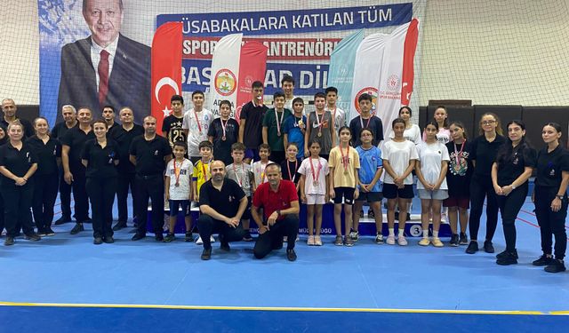 Adana’da Badminton Rüzgarı: 30 Ağustos Coşkusu Sporla Buluştu