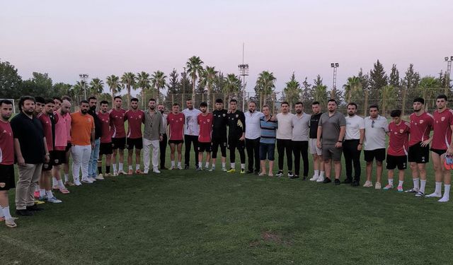 Adanaspor’da Kriz Büyüyor: Taraftar Futbolculara Sahip Çıktı