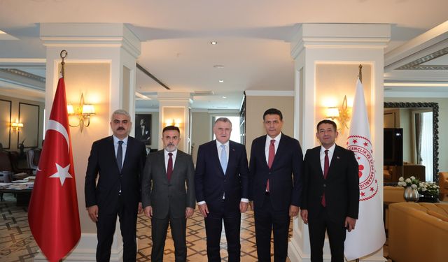 AK Parti Adana Heyetinden Bakan Osman Aşkın Bak’a Ziyaret