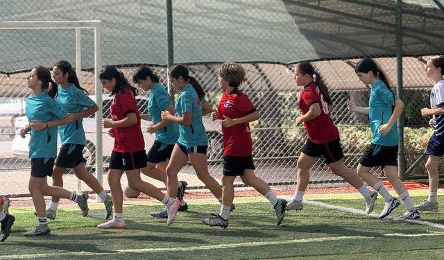Başarıya Kilitlenen 5 Ocak Demirspor Kadın Takımı Sponsor Arıyor