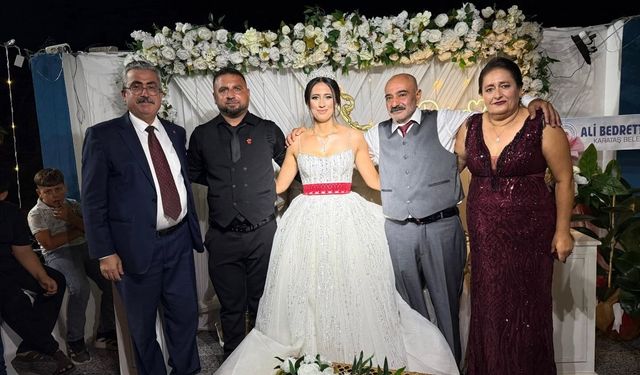 Deniz ile Aytaç’ın en mutlu günü Karataş’ta kutlandı