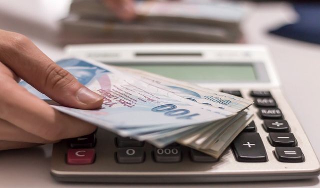 Adanalı emekliler kıskanacak: Burada yaşayan emeklilere kart dağıtılmaya başlandı